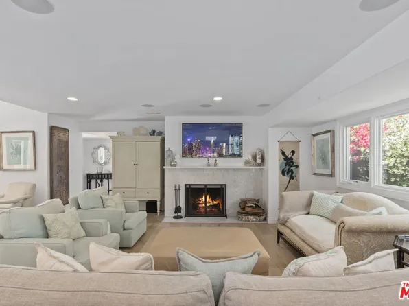 207 10th St, Santa Monica, CA 90402