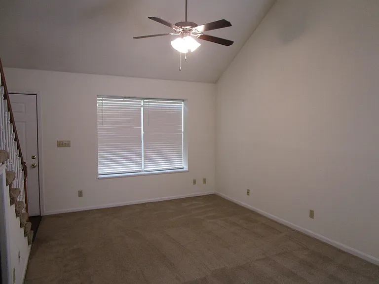 2406 Calder Ct — Photo 3