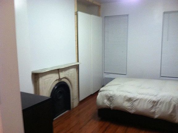 4th image of 928 Lorimer St #2B