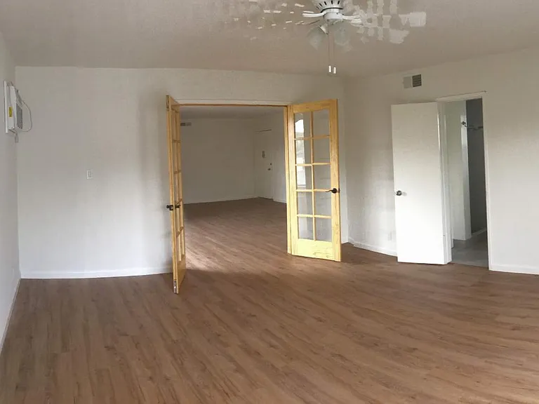 942 N Gardner St #204 — Photo 7