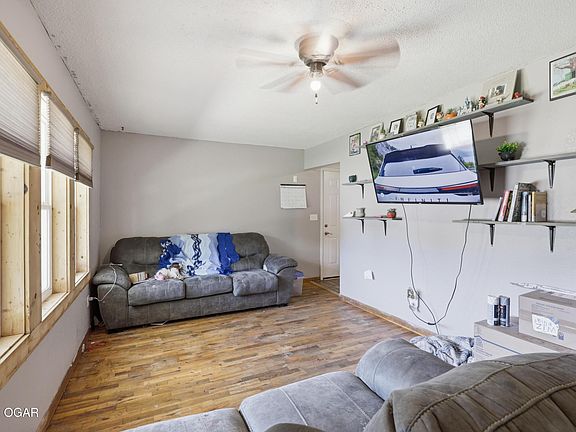 5th image of 620 Jackson Ave