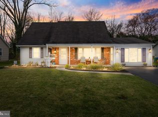 33 Glenview Ln, Willingboro, NJ 08046