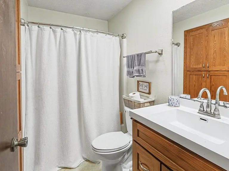 70 Brook Cir — Photo 6