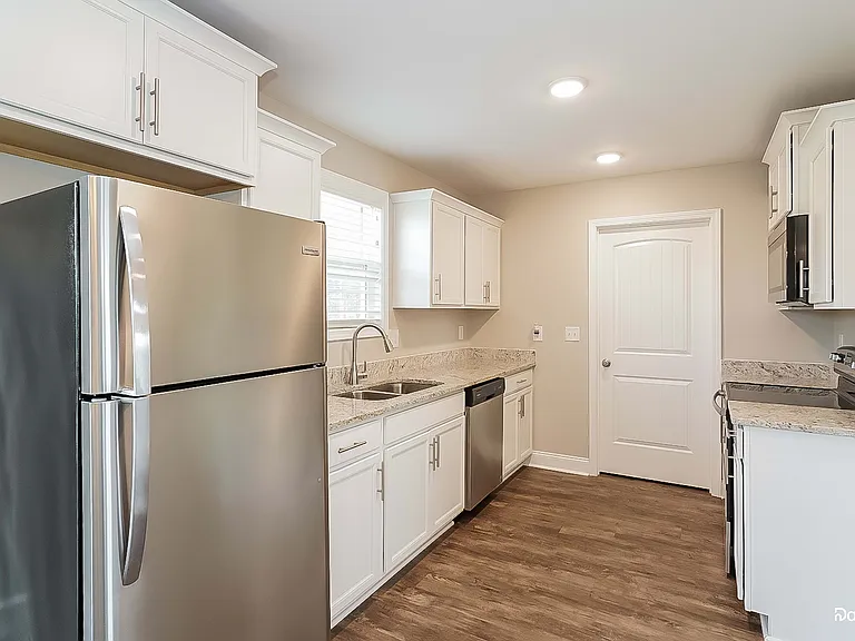 102 Sage Dr — Photo 2