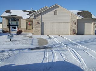 2200 S Chesapeake Cir, Sioux Falls, SD 57106