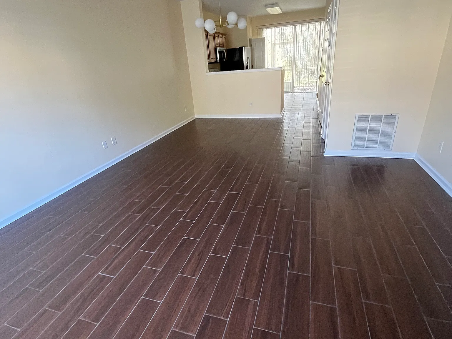 2 bed, 1184 sqft, $1,780 — Photo 3