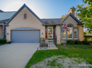 84 Versailles Ct, Bloomingdale, IL 60108