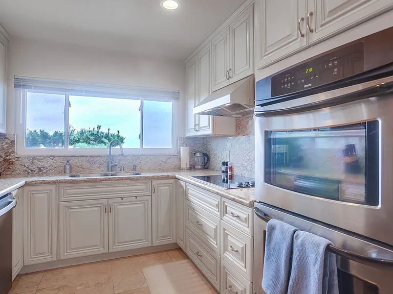 8302 Prestwick Dr — Photo 31