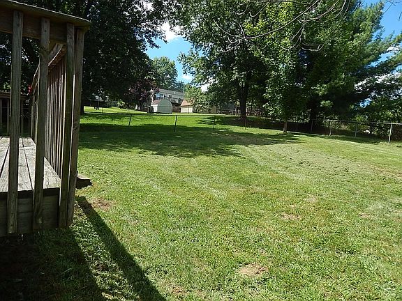 3rd image of 4068 Circlewood Dr