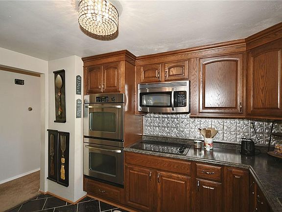 3rd image of 102 Norris Dr