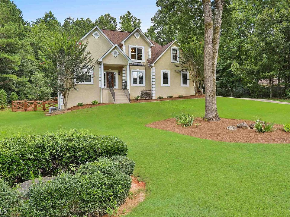 1st image of 15 Barrington Grange Ct