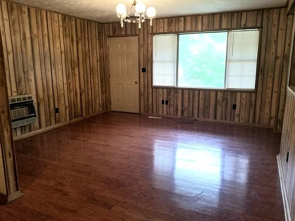 3rd image of 356 Doris Dr