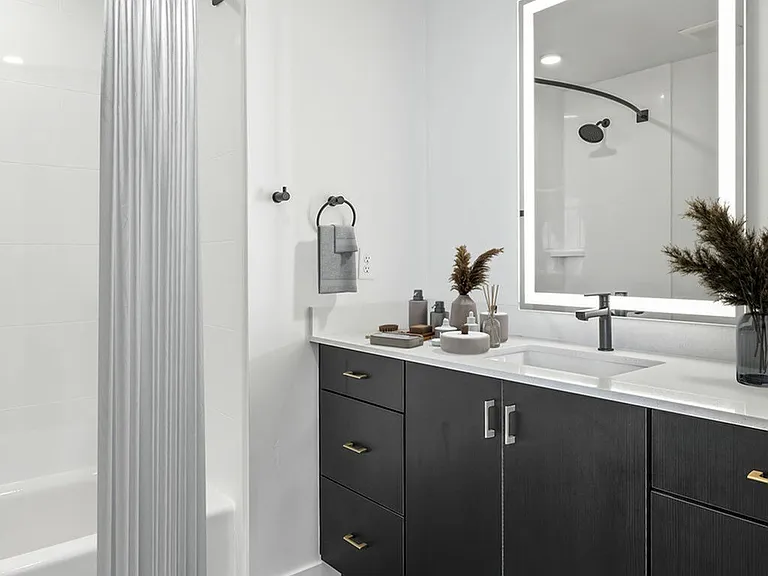 Unit B: Bathroom