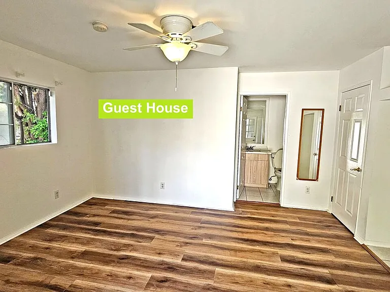 132 S La Peer Dr — Photo 31