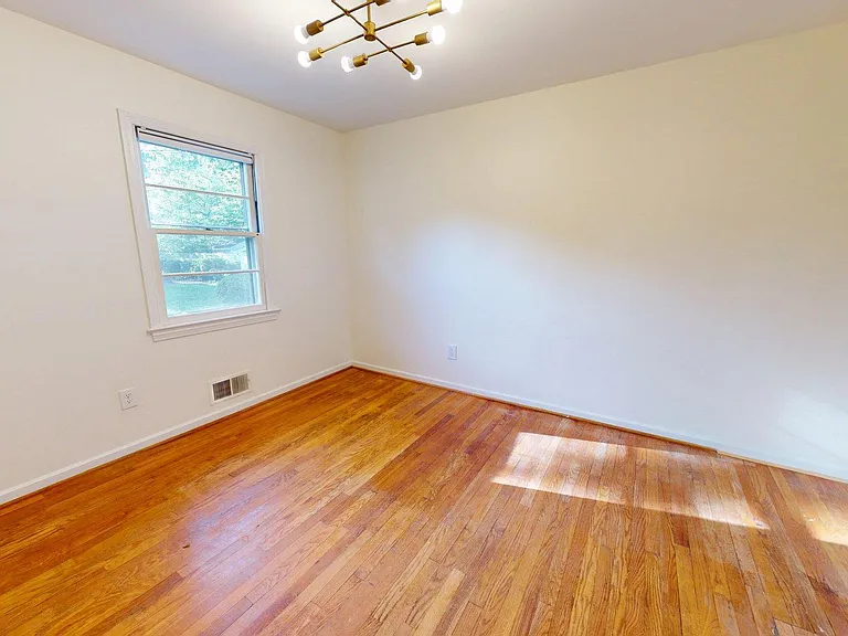 6415 Potomac Ave — Photo 23