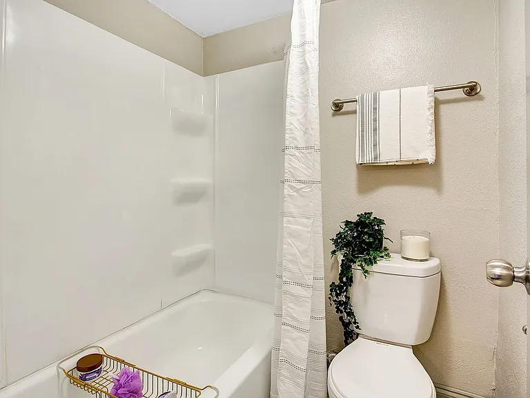3435 S Orange Ave — Photo 12