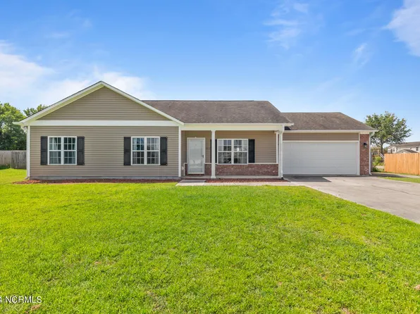 202 Chandler Court, Maysville, NC 28555