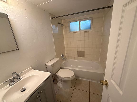 3rd image of 3950 Lora St APT 107