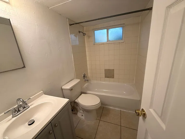 3950 Lora St — Photo 3