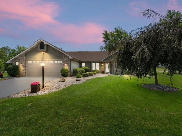 10028 Winding Shores Dr, New Haven, IN 46774