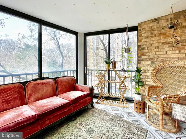 5901 Mount Eagle Dr APT 317, Alexandria, VA 22303