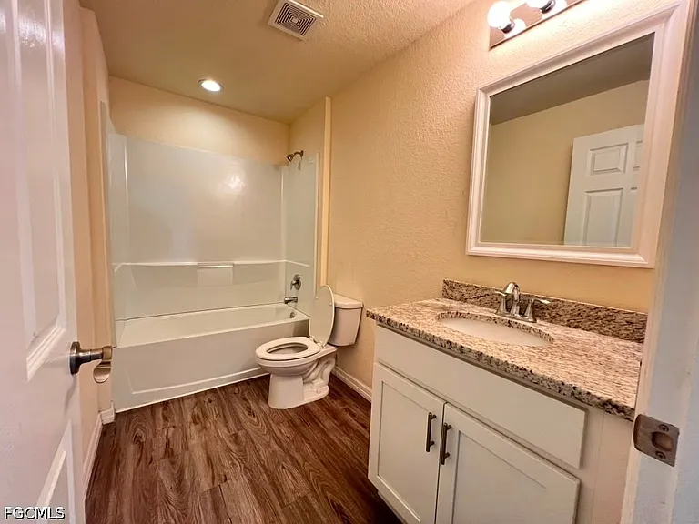 1173 E Benbow Cir — Photo 27