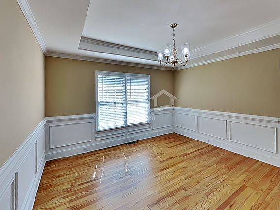 5th image of 20 Legend Creek Ct