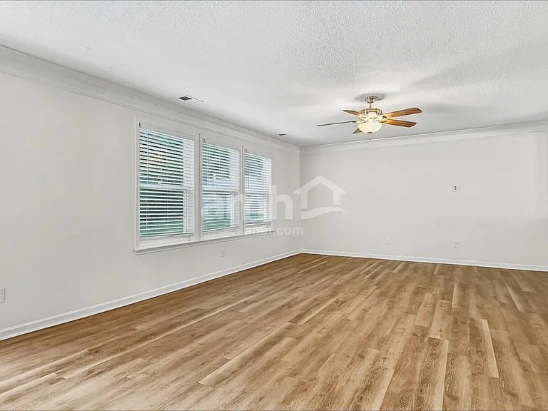 2116 Maple Tree Ct — Photo 6