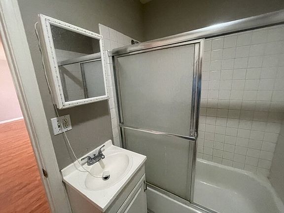 4th image of 331 S 9th St APT 2