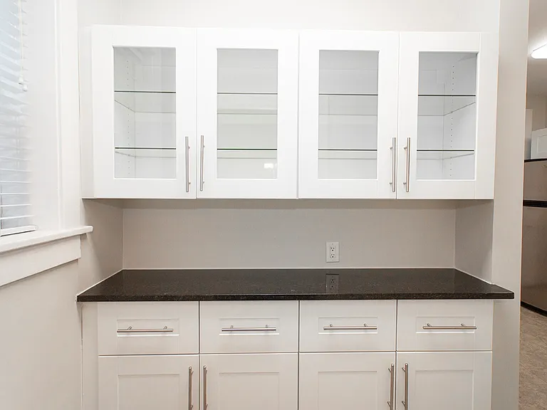 883 Grosvenor Ave #6 — Photo 6