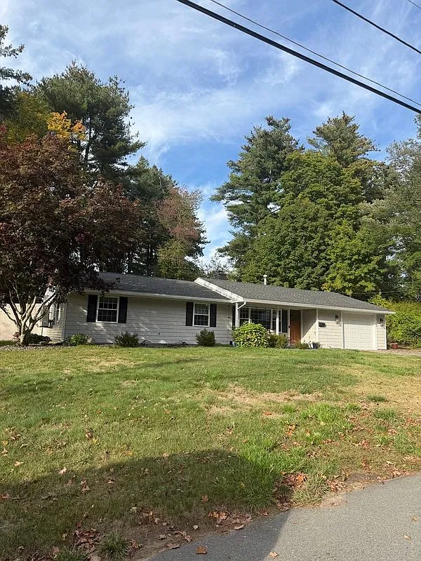 3 bed, 1.5 bath, 1700 sqft, $3,750 — Photo 1