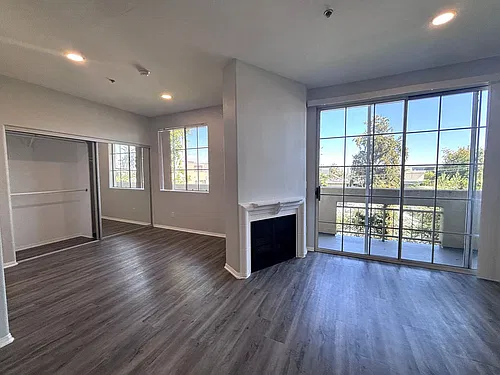 Floor plan 306
