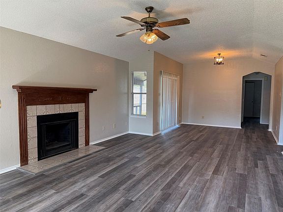 2nd image of 5216 Carpenter Dr