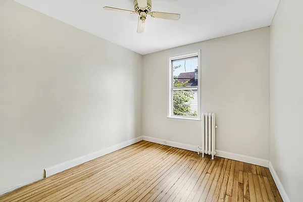 Bedroom, photo 2