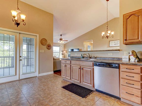 5th image of 4221 Miracle Ln
