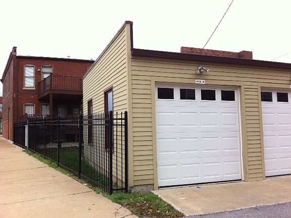 2nd image of 1924 Geyer Ave Unit 1924C