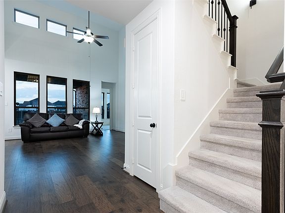5th image of 415 Rock Rose Ln