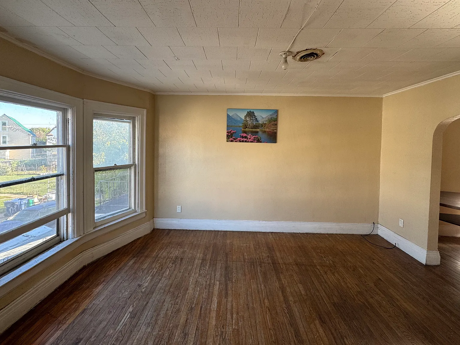 3 bed, 1250 sqft, $1,350 — Photo 2