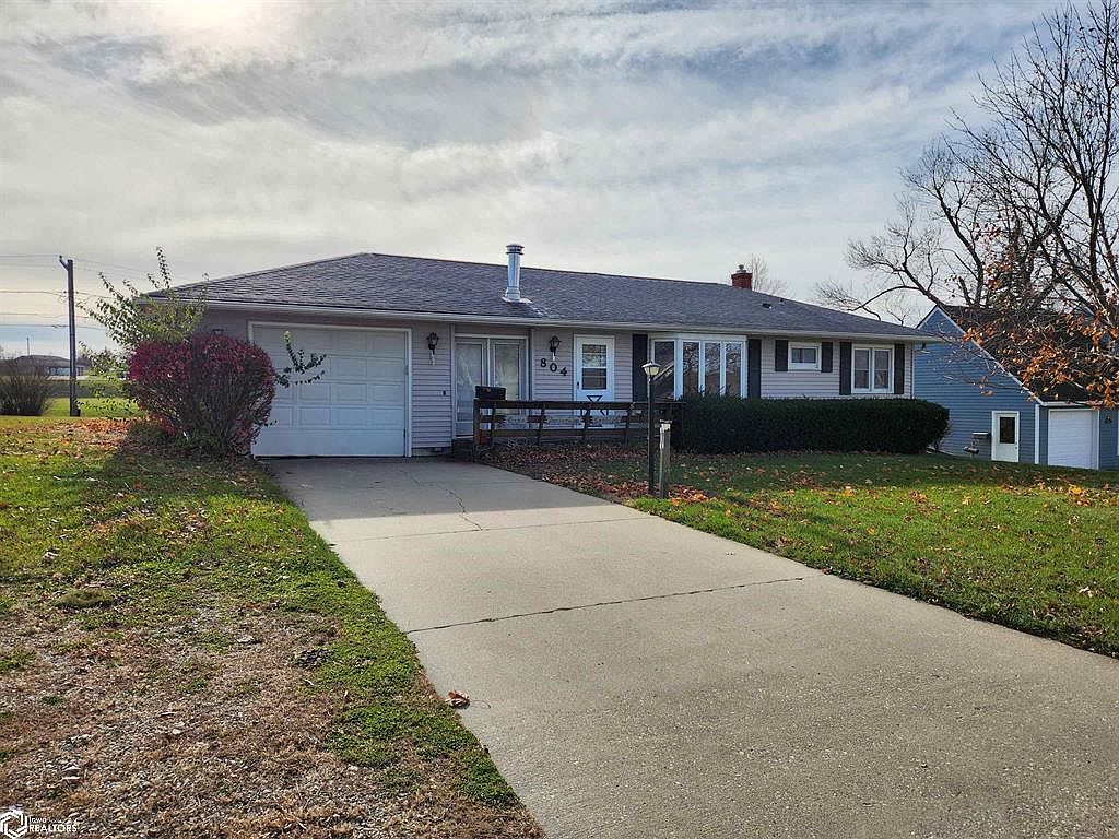 804 N Court St, Toledo, IA 52342 | MLS #6323375 | Zillow