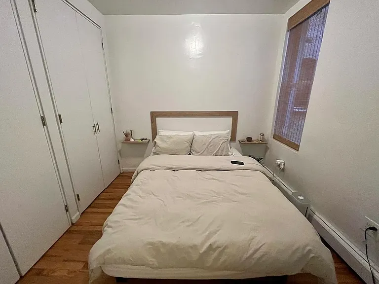 872 Hart St #1R — Photo 6