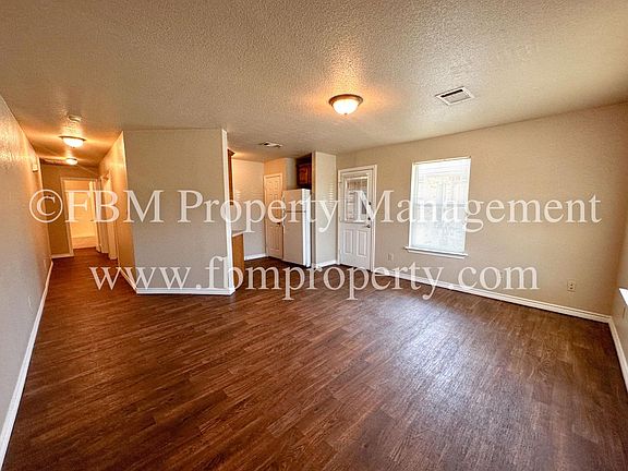4th image of 1009 W Main St #A