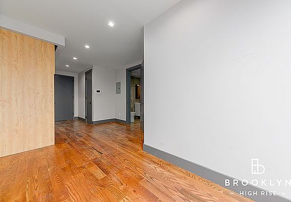 4th image of 1461 Gates Ave #5N