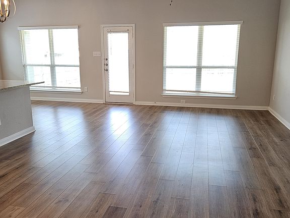 2nd image of 1910 Bayou Wood Ln
