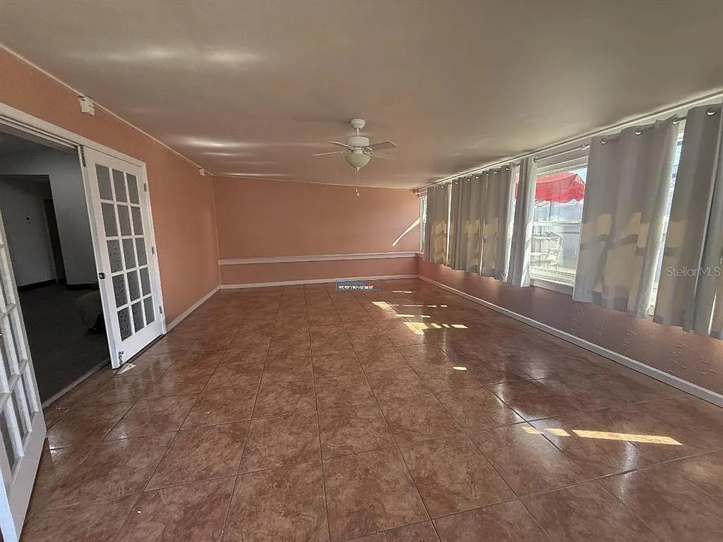 3 bed, 2.0 bath, 1783 sqft, $2,395 — Photo 2