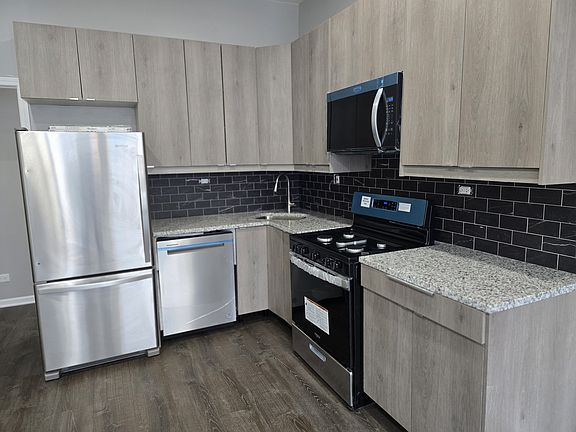 2nd image of 1331 N Artesian Ave #2