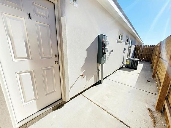 5th image of 5801 Sandpiper Ave #2