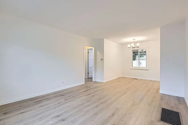 2 bed, 1.5 bath, 913 sqft, $2,700 — Photo 4