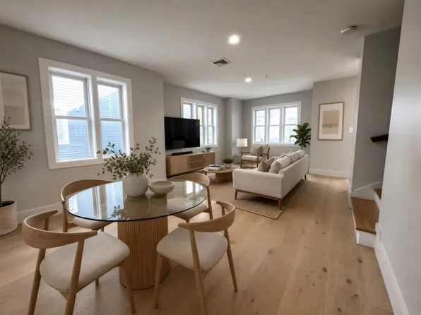 122 W 7th St #E, Boston, MA 02127