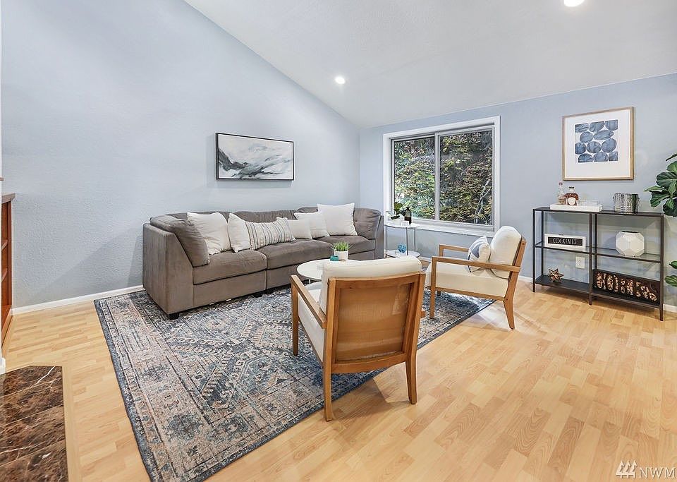 1st image of 14603 NE 35th St #10
