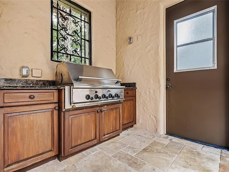 9841 Covent Garden Dr — Photo 10